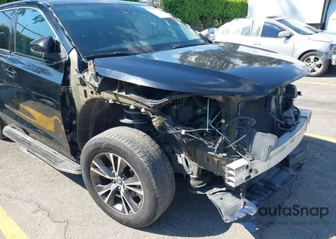 2017 Toyota Highlander Le z USA, uszkodzony, nr VIN 5TDZARFH8HS030071